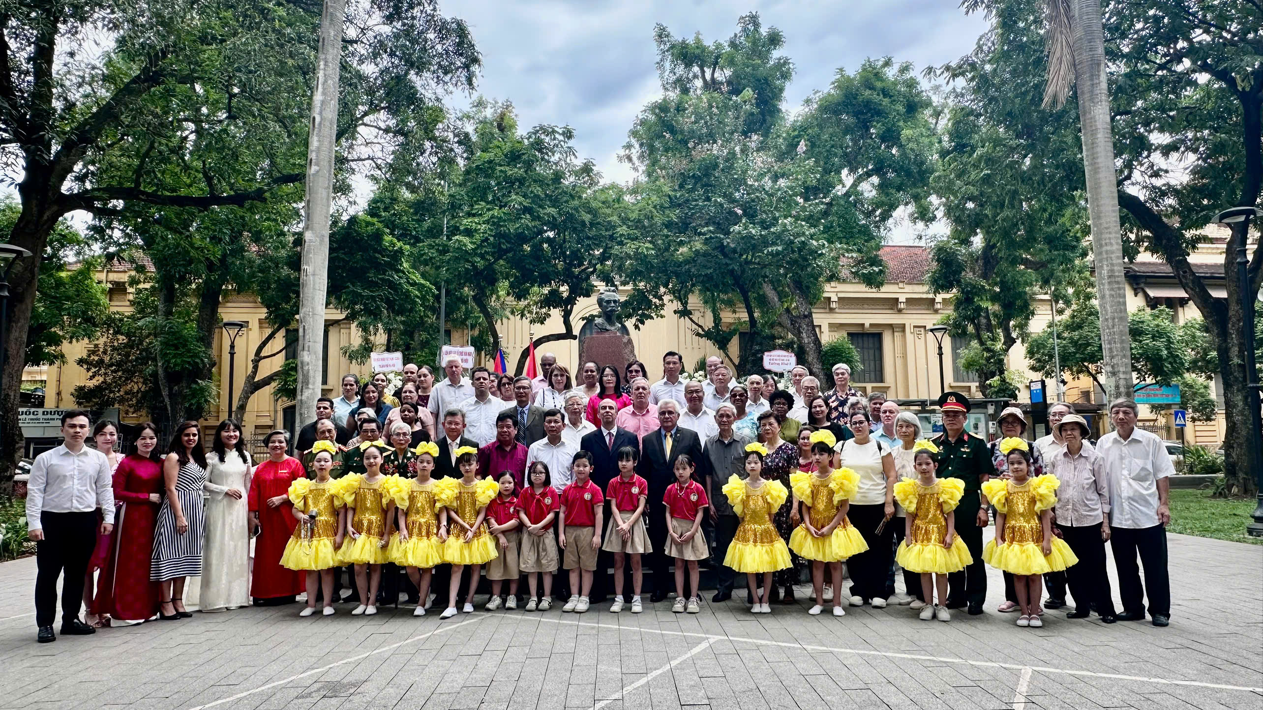 Homenajean en Hanói al Héroe Nacional de Cuba José Martí